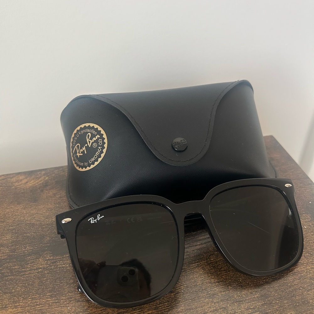 Ray-Ban Black Sunglasses